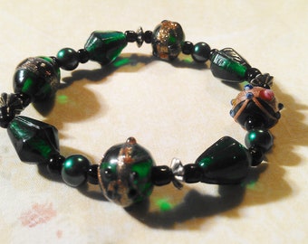 Variation Green and Gold Glass Bead Bracelet