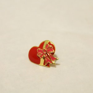 Pretty Heart Pin With Gold And Pink Ribbon And Bow
