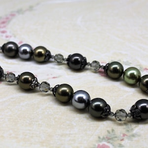 Beautiful Silver and Green Tone Beaded Necklace