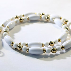Vintage White and Gold Various Size Bead Necklace