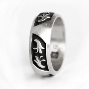 Opposites Attract flower leaf ring in sterling silver image 1