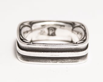 Fashionable comfort fit silver wedding band