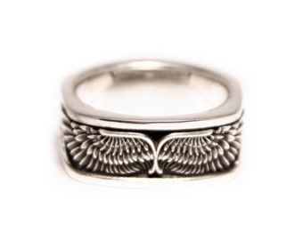 Wings, sterling silver band with wings