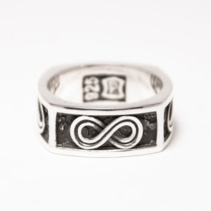 Infinity Symbol Ring – Eternal Meaning in a Bold, Square Design