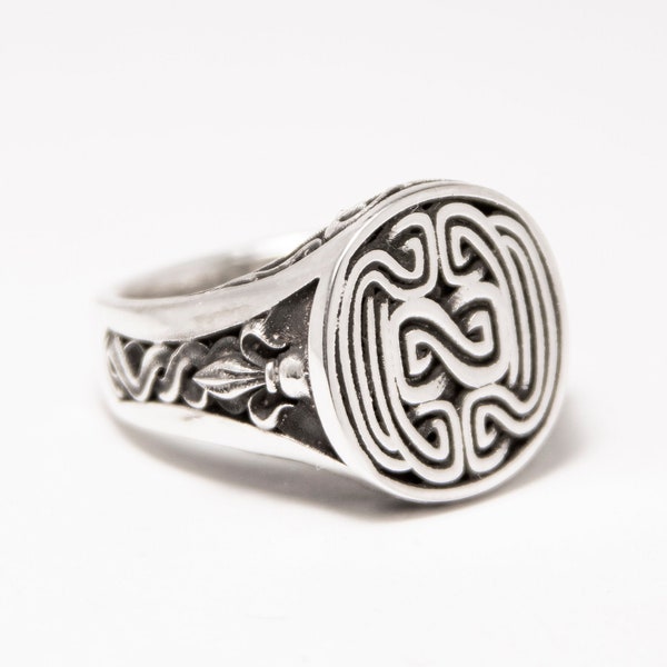 Celtic Infinity 8 ring with Flor de Lis and Cross ring - in sterling silver