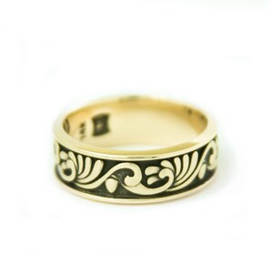 Greekish Vine Pattern Ring – 14k Gold with Blackened Background