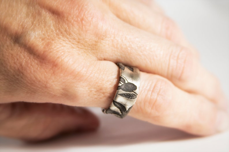 in Sterling Silver Impressions Band