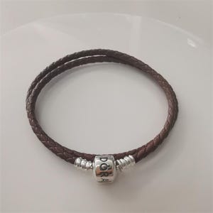 Pandora Brunt Dubbelflätat Läderarmband.