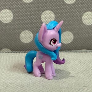 My Little Pony G5 Mini Blind Bag Figure Izzy Moonbow Vintage MLP Retro Unicorn New Generation Friendship Shine Collection Ponyville 2021