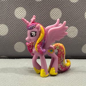 My Little Pony G4 Mini Blind Bag Figure Glitter Princess Cadence 2018 Wave 23 Alicorn Vintage MLP Vintage Movie