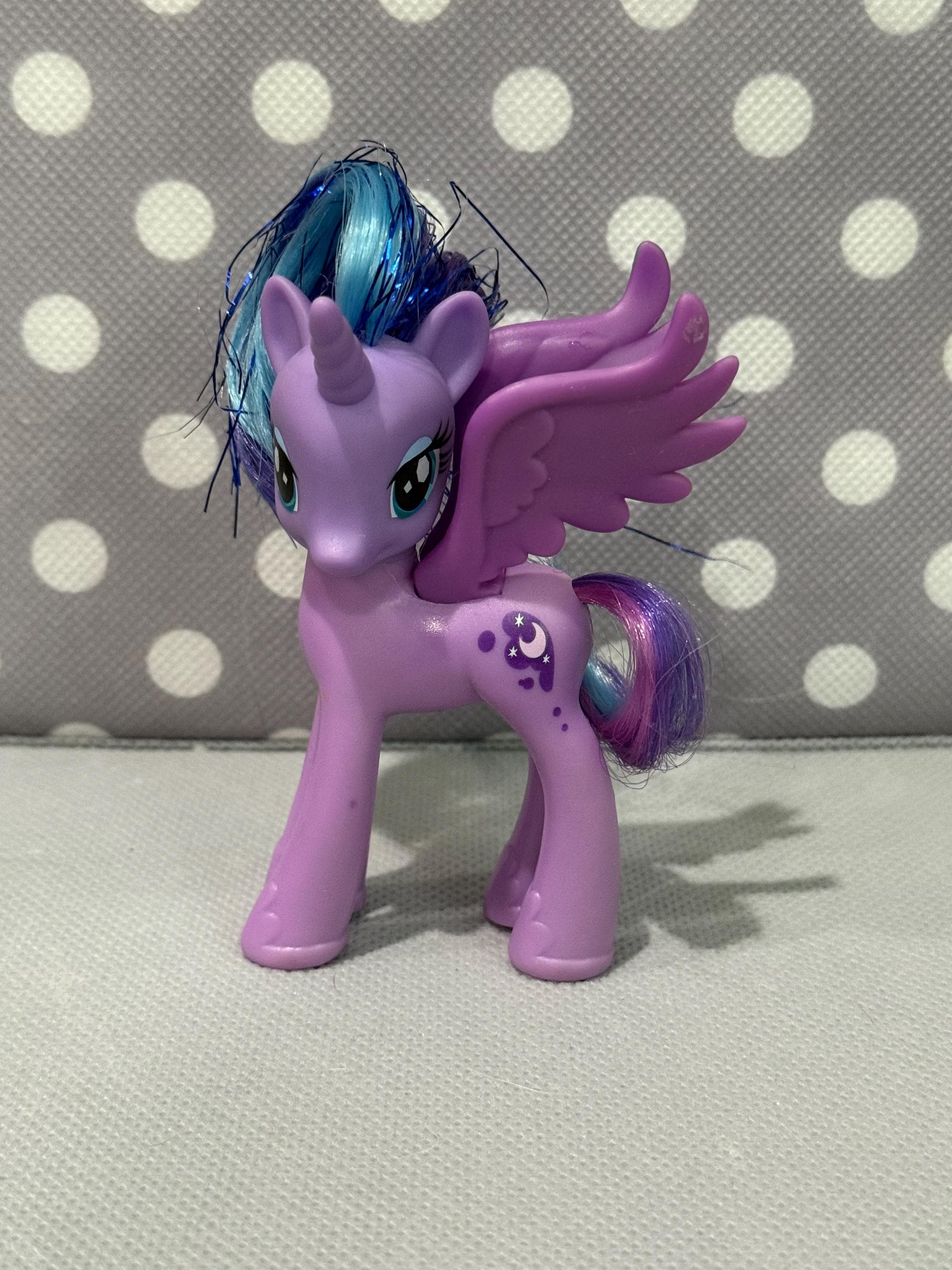 ロイヤルポニー マイリトルポニー ぬいぐるみ シャイニングアーマー Amazon.co.jp: FUNKO マイリトルポニー Shining Armor Vinyl