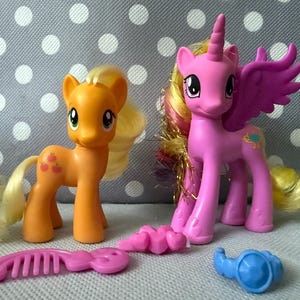 My Little Pony G4 Princess Cadence Applejack Apple Jack 2-pack Crystal Empire Friends Accessories Vintage MLP Retro Brushable 2012 Alicorn