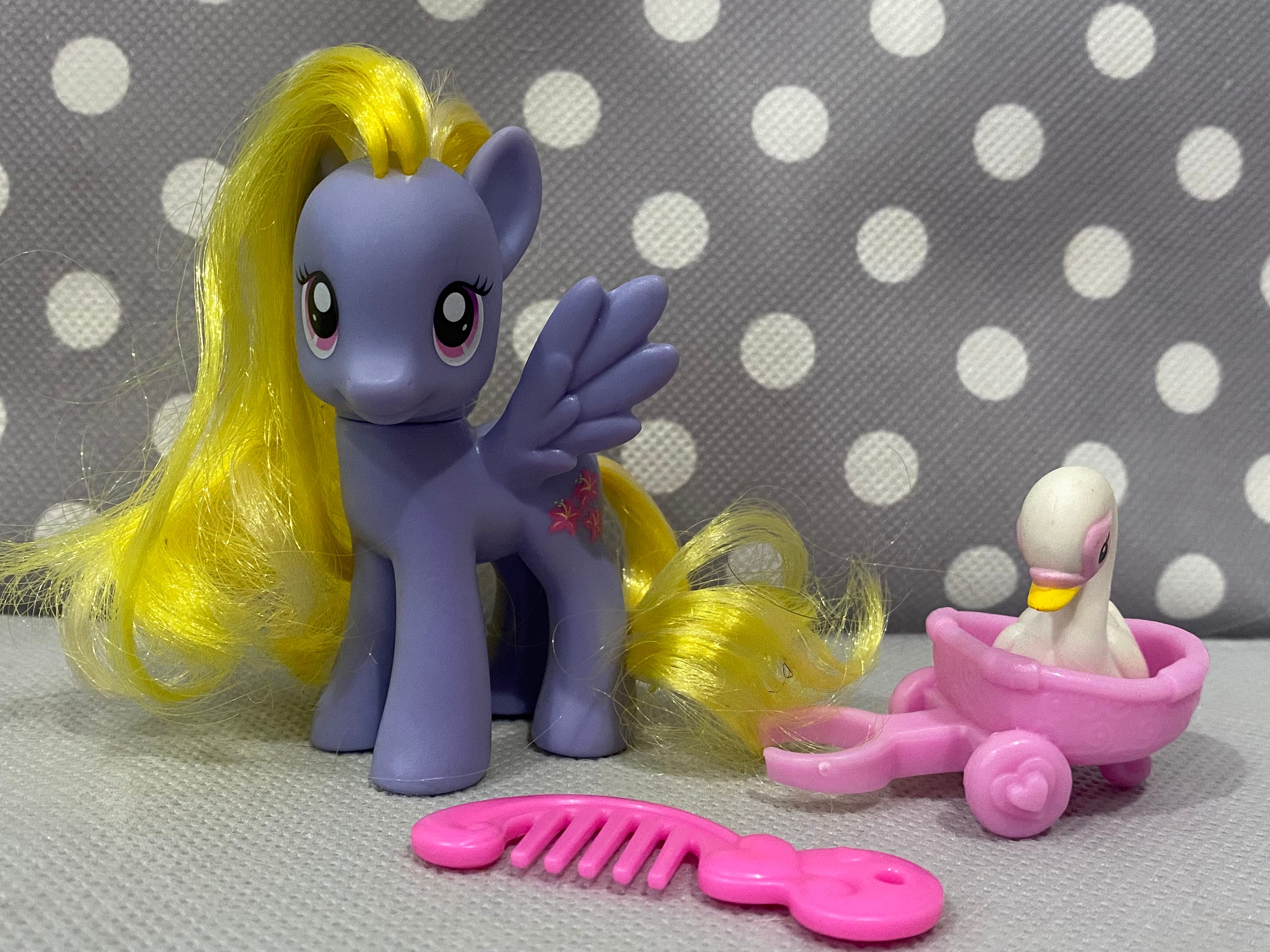 My Little Pony G4 Lily Blossom con cisne mascota Completo Nuevo