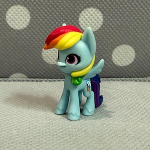 My Little Pony G5 Mini Blind Bag Figure Rainbow Dash Vintage MLP Retro Pegasus A New Generation Friendship Shine Collection Ponyville 2021