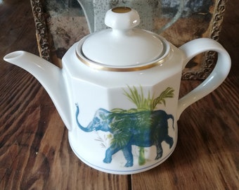 Redecorated vintage porcelain tea pot, "Elephant" - The Maharajas' tent -  H16cm - ø 13cm - W23cm