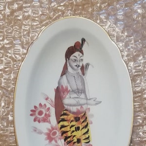 Redecorated vintage ceramic dish Tiger Maharaja 20x12,5cm image 1