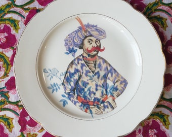 Piatto ceramica vintage ridecorato , Marajà baffuto', Collezione "Maharaja" diam cm 23,5