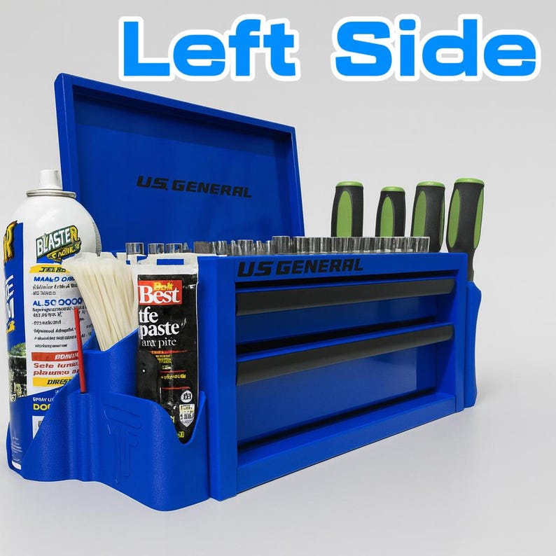 Puede incluir: Un cofre de herramientas azul US General con tapa abierta y cajones. El cofre contiene herramientas, una lata de BLASTER, un tubo de pasta Best tfe y otros suministros. El texto "Left Side" est&aacute; en la parte superior de la imagen.
