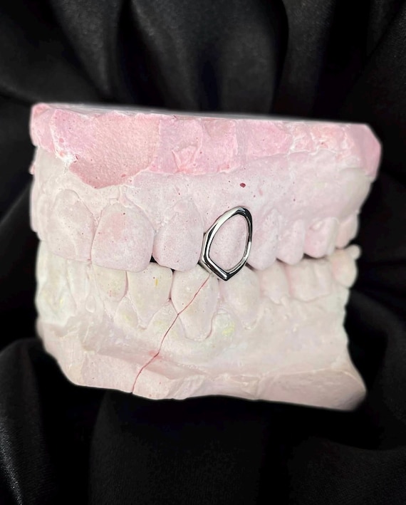 Custom Fitted Gold Or Silver Single Open Face Window Tooth Grillz