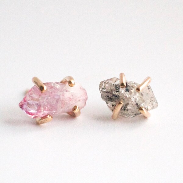 aura rosa e quarzo tibetano 14 k oro borchie, non corrispondenti mix match del forcone orecchini punti di pietra grezza, rutilo minimal aura magica, aqua