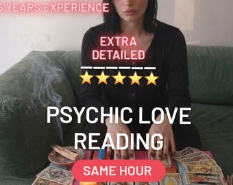 Könnte beinhalten: Eine Werbeanzeige für eine psychische Liebeslesung mit Tarotkarten, einer schwarzen Kristallkugel, einer Amethyststufe, verschiedenen Trommelsteinen, einer brennenden Kerze und getrockneten Kräutern. Text: +15 YEARS EXPERIENCE, EXTRA DETAILED, PSYCHIC LOVE READING, SAME HOUR.