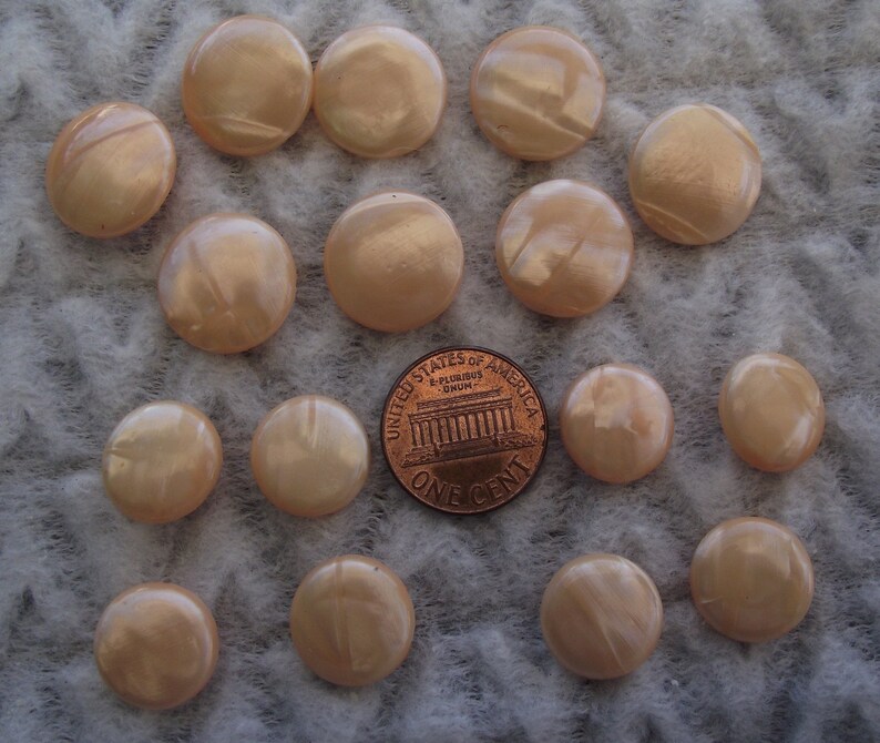 Lovely swirl design great condition Vintage peach colored celluloid buttons 8 each in 2 sizes 0.5 and 0.25ins CELL20-1. tunnel back