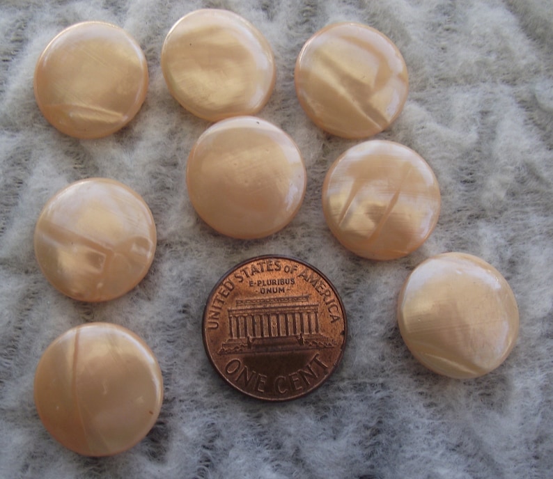 Lovely swirl design great condition Vintage peach colored celluloid buttons 8 each in 2 sizes 0.5 and 0.25ins CELL20-1. tunnel back