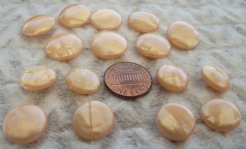 Lovely swirl design great condition Vintage peach colored celluloid buttons 8 each in 2 sizes 0.5 and 0.25ins CELL20-1. tunnel back