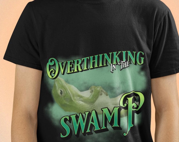 Funny Frog Meme Shirt Overthinking in the Swamp Tee Retro Y2K Graphic Top Vintage Bootleg 90s Aesthetic Comfort Colors Gift