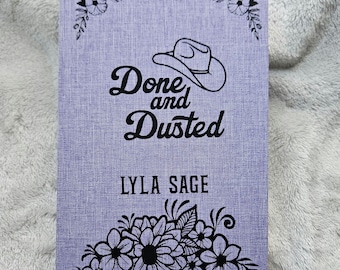 Listo y desempolvado por Lyla Sage - Reencuadernación personalizada