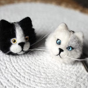 Porte-clés chat miniature en feutrine aiguilletée – Adorable porte-clés chat en laine, breloque de sac faite main, cadeau pour amoureux des chats