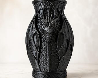 Dekorativ vas med drakemotiv, blomvas med mörk fantasidrake, gotisk heminredning, kruka med svart drake, Arlesia-kollektionen