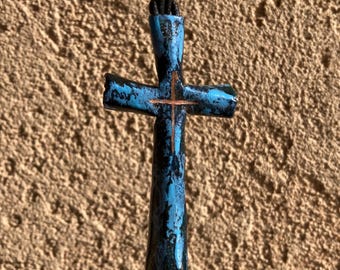 Joyería de cruz de cobre azul patinado - Collar colgante hecho a mano con cordón ajustable