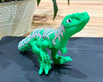 Velociraptor Flexi Dinosaur 3D printed in Green and Gray - Customizable: You can choose the colors.