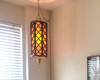 Mid-Century Large Hollywood Regency Gold Gilt Pendant Swag Hanging Lamp