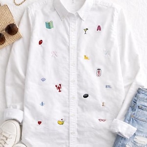 Bluza z haftowanym logo Signature Icon Oxford z guzikami | Bluza z zawieszką Favorite Things z monogramem | Spersonalizowany prezent