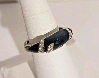 NRT Avon Silber Ton Schwarz Ring Klare Steine Cocktail Modeschmuck Einstellbar