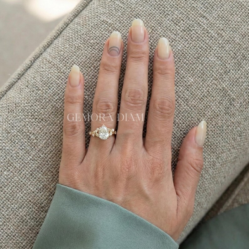 Luxury lab diamond statement ring for women, trendy nature-inspired jewelry with maximum brilliance and gold shine