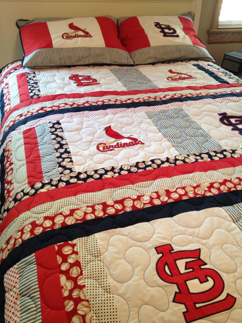 St Louis Cardinals Full Size Quilt With Matching Pillow Shams Image 0