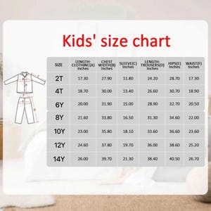 Puede incluir: Tabla de tallas de ropa para ni&ntilde;os, con medidas en pulgadas. La tabla incluye tallas de 2T a 14Y, con medidas correspondientes para la longitud de la ropa, el ancho del pecho, la longitud de la manga, la longitud del pantal&oacute;n, las caderas y la cintura.