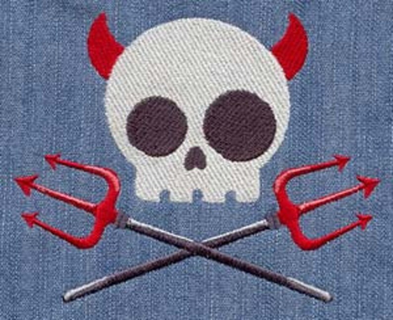 Devil Skully with Stakes Embroidered Waffle Weave Hand/Dish Towel afbeelding 1