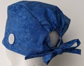 Scrub cap / Surgical cap with buttons to secure a mask