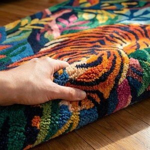 Hand Tufted Tiger Jungle Rug, Colorful Tropical Statement Area Rug, Bold Maximalist Wildlife Carpet for Living Room Bedroom image 2