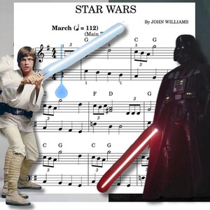 以下が含まれることがあります： ジョン・ウィリアムズ作曲の「STAR WARS」というタイトルの楽譜を使ったスターウォーズをテーマにした画像。青いライトセーバーが音楽に重ねられ、左にルーク・スカイウォーカー、右にダース・ベイダーがいて、それぞれライトセーバーを持っている。