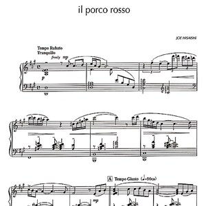Pu&ograve; includere: Spartito musicale di "il porco rosso" di Joe Hisaishi. Lo spartito presenta note, pause e indicazioni dinamiche come "Tempo Rubato" e "Tempo Giusto". Il titolo &egrave; in alto, con il nome del compositore a destra.
