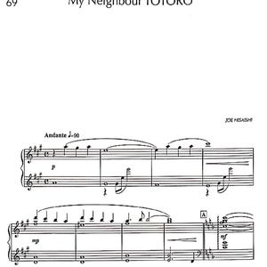 Pu&ograve; includere: Spartito musicale di "My Neighbour TOTORO" di Joe Hisaishi. La pagina presenta notazione musicale con chiavi di violino e di basso, indicazioni dinamiche e di tempo. Il testo "Andante J=90" &egrave; visibile, insieme al numero "69" in alto a sinistra.