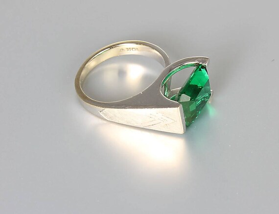 Modernist 10K White Gold Green Spinel Ring, Geome… - image 3