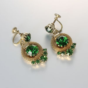 Peridot Green Rhinestone mesh Earrings gold tone 1960s jewelry screw back findings