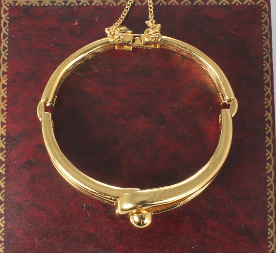 Monet Hook style Gold Bracelet 1960s jewelry - image 2