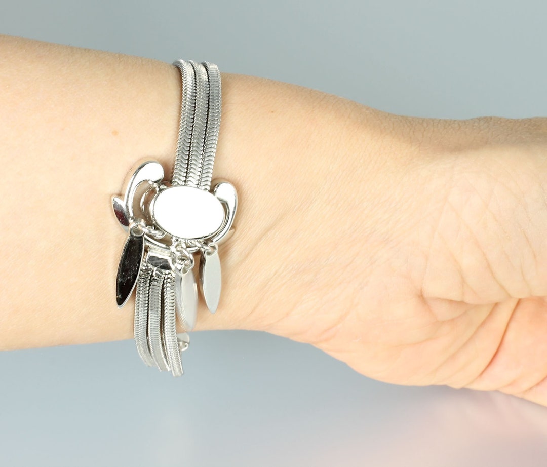 Monet Elite Silver Tone Bracelet 7.75 Inches Long 1960s